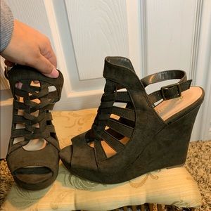 Green wedge heels
